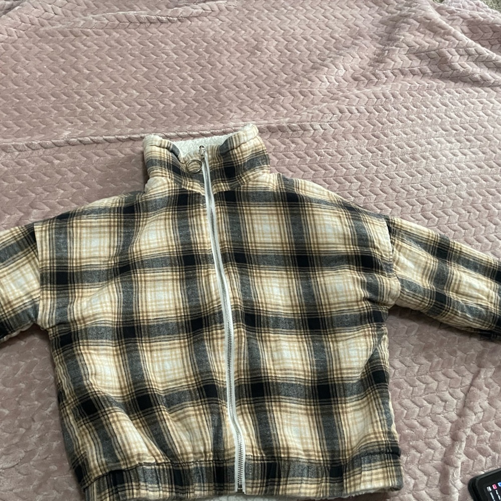 Cropped fuzzy jacket